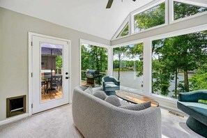 Smart TV, fireplace, offices