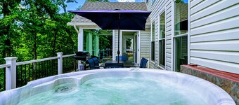 5BR Lakefront Lake Anna, Dock, Views, Deck, Movies