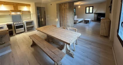 HOUSE IN THE MOUNTAINS WITH SWIMMING POOL