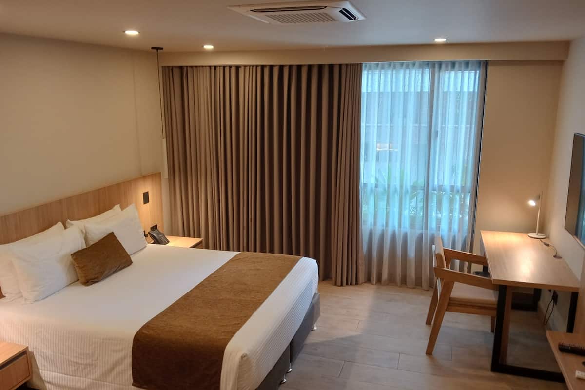 เครื่องนอนระดับพรีเมียม, ผ้านวมขนเป็ด, เตียง Select Comfort, มินิบาร์