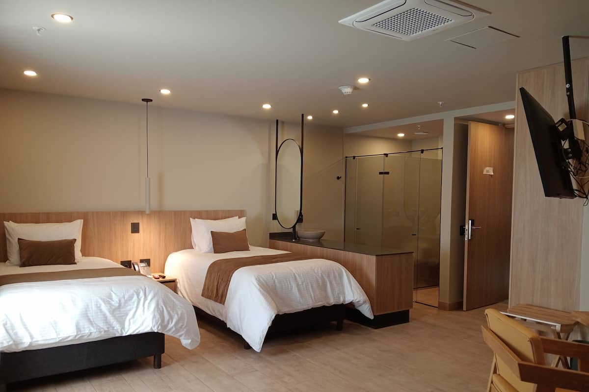 เครื่องนอนระดับพรีเมียม, ผ้านวมขนเป็ด, เตียง Select Comfort, มินิบาร์