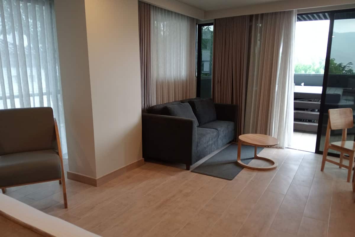 Premium bedding, down comforters, Select Comfort beds, minibar