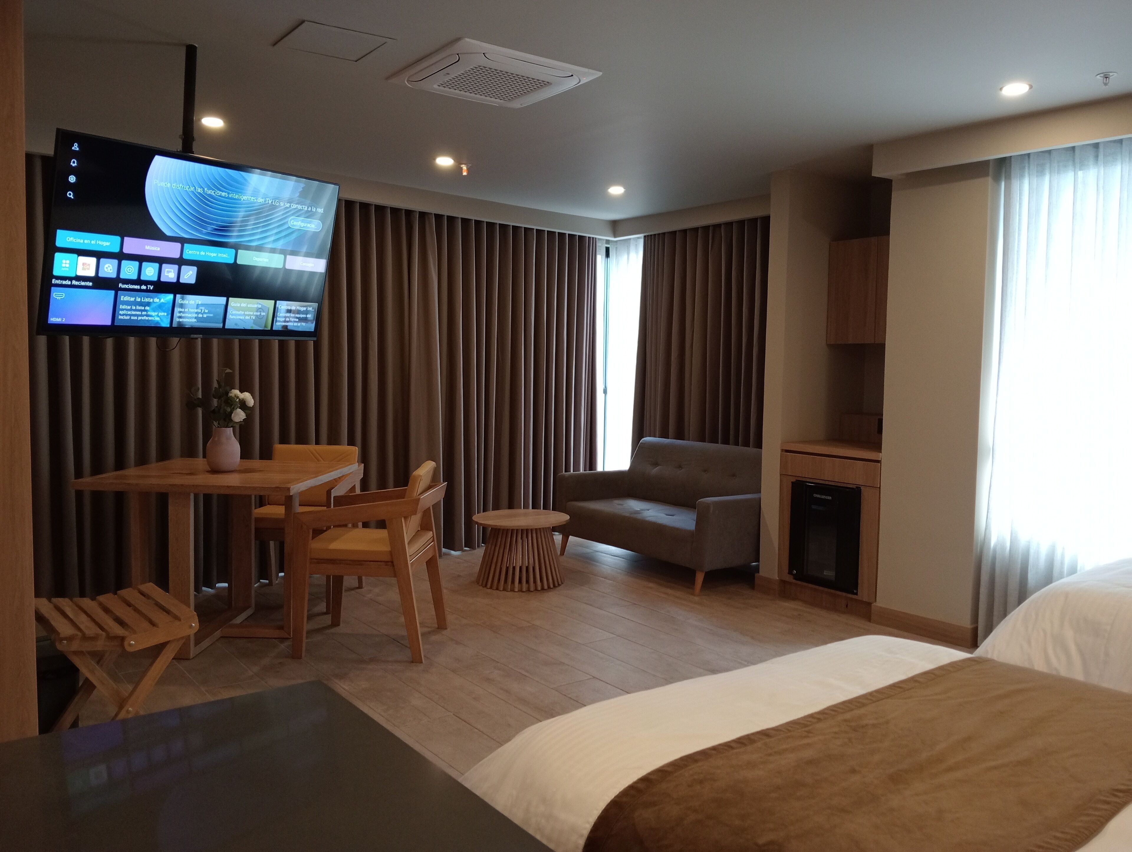 Superior Twin kamer | Luxe beddengoed, donsdekens, Select Comfort-bedden, een minibar