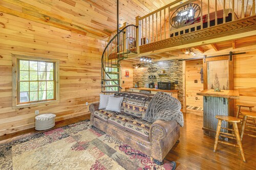 Escape to Nature: Secluded McDonough Cabin!