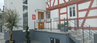 Guest rooms in the historic, late medieval guest house - only 5km to Hanau