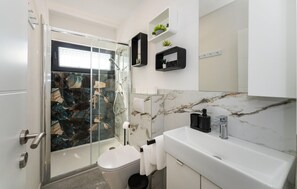 Shower, hair dryer - Amazing home in Posedarje (Posedarje)