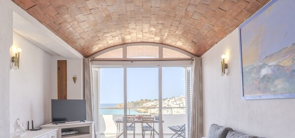 TV - #326 Vista Mar by Home Holidays (Albufeira)