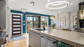 Mikrowelle, Ofen, Herdplatte, GeschirrspĂŒler