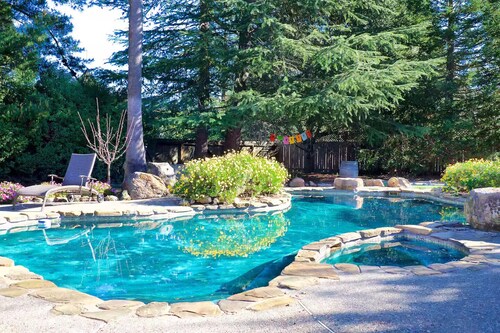 Charming 4-bedroom home with lovely pool & yard, one mile east of Sonoma Plaza.