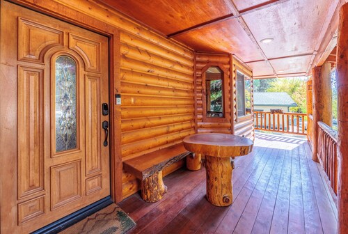 New! Bearadise ~ Hunting Cabin with Game Room