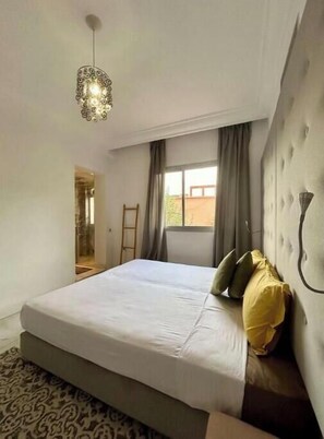 2 chambres, fer et planche à repasser, Wi-Fi, draps fournis