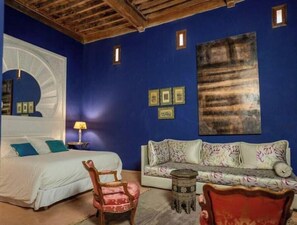 4 bedrooms, WiFi, bed sheets