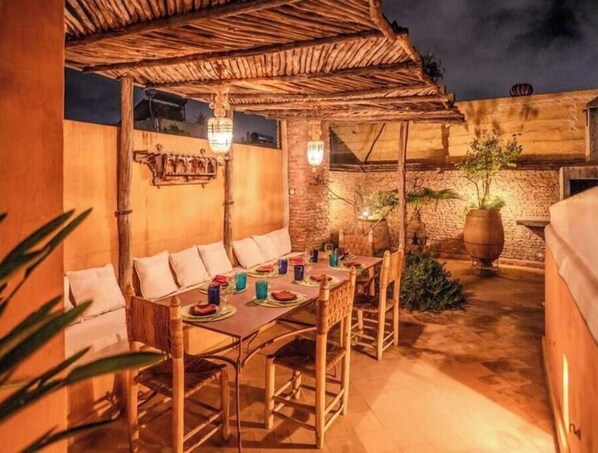 Outdoor dining