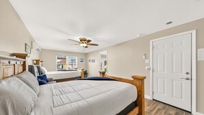 4 bedrooms, WiFi (free), bed sheets