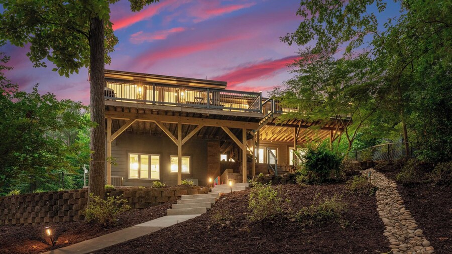 Cove's End by Avantstay Dock, Game Room, Fire Pit & Forest Views