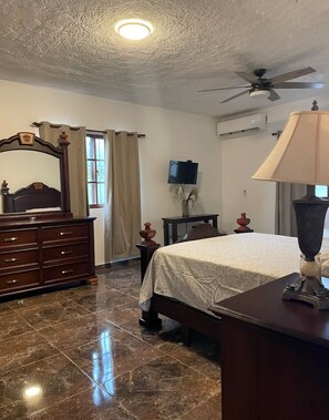 4 bedrooms, WiFi, bed sheets