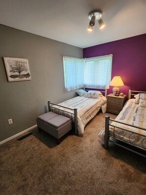 4 bedrooms, bed sheets