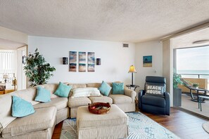 Televisión, chimenea y reproductor de DVD 