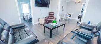 Large 6Br, 2Ba Close To Niagara Falls