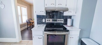 Large 6Br, 2Ba Close To Niagara Falls