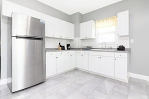 Maison | Cuisine privée | Grille-pain, blender, nécessaire de nettoyage, serviettes en papier