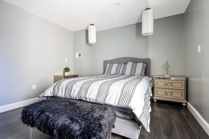 House | Iron/ironing board, free WiFi, bed sheets