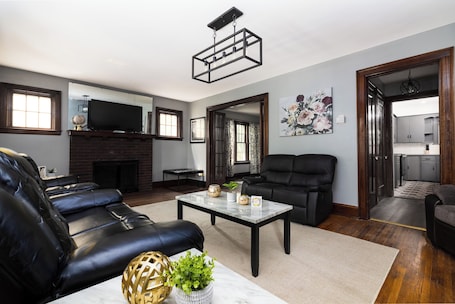 Televisión. 5Br, 1.5 Ba Close To Niagara Falls State Park