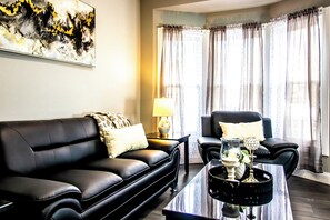Apartment | Living area | LCD TV, Netflix, Hulu, streaming services