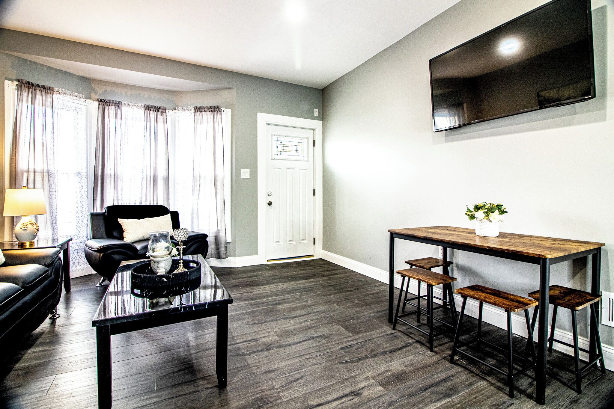 Apartamento | Área de estar | TV LCD, Netflix, Hulu, serviços de streaming