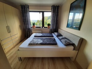 3 Schlafzimmer, Bügeleisen/Bügelbrett, Reisekinderbett, kostenloses WLAN