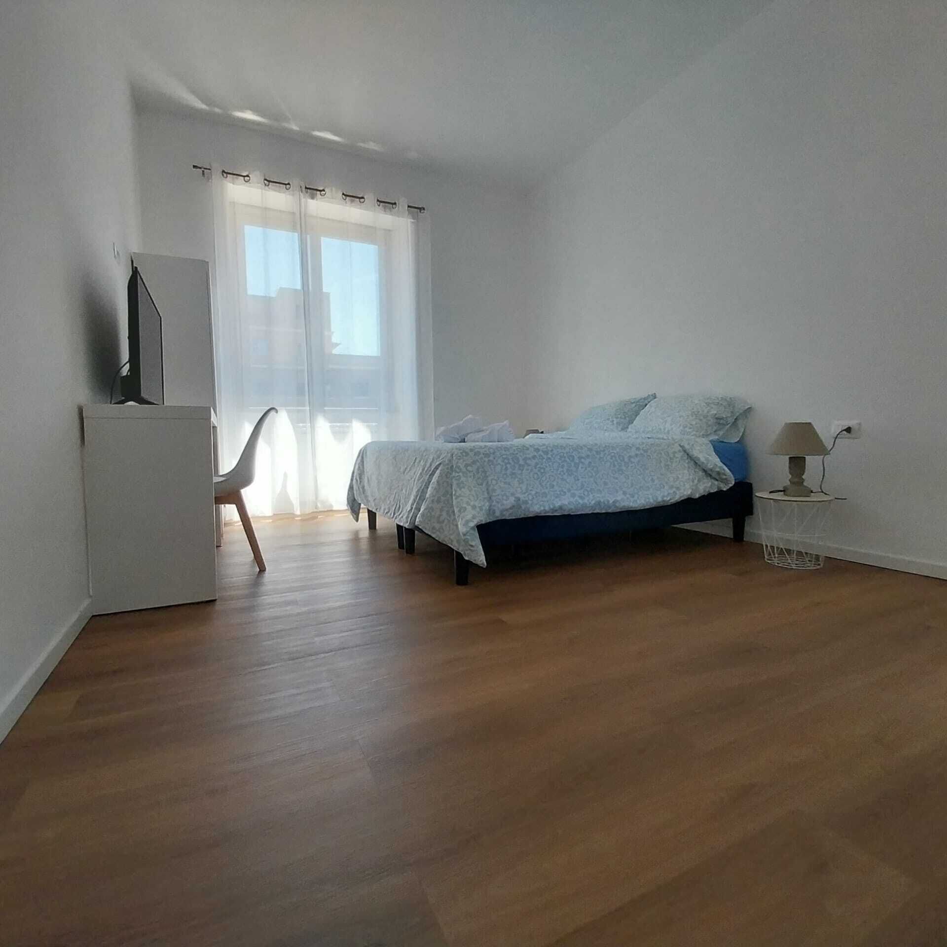 3 camere, una scrivania, Wi-Fi gratuito, lenzuola