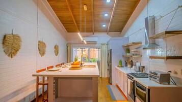 Mikrovågsugn, ugn och spishäll