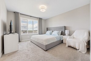 5 chambres, fer et planche à repasser, Wi-Fi, draps fournis