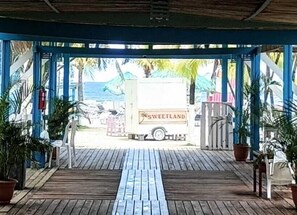 Exterior - Las Palmas Cabins (Dixon Cove)