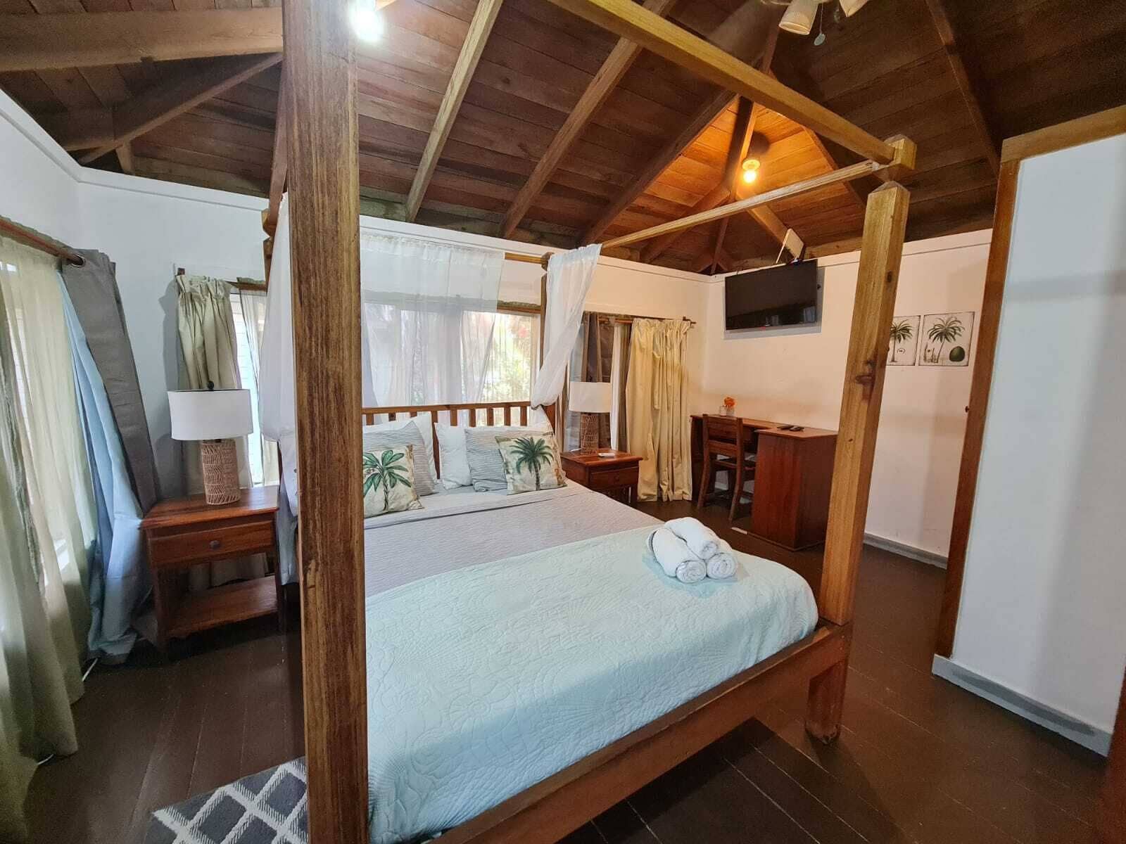 Hytte – standard, 1 queensize-seng, aircondition, ved stranden | Wi-fi (inkludert), sengetøy og rullestolvennlig