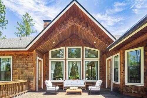 Orchard Pines -  4 Bed, 3.5 Bath Private Thomasville Retreat on Pond + Kayaks