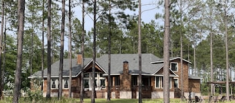 Orchard Pines - 4 Bed, 3.5 Bath Private Thomasville Retreat on Pond + Kayaks