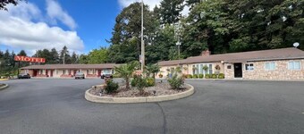Riverside Motel