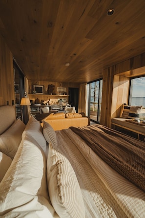 Luxury Cabin, Lake View | Meja, ruang kerja komputer riba, Wi-fi percuma