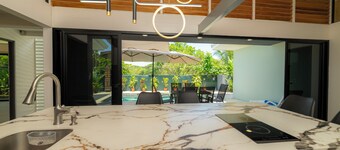 Charming 2-bedroom villa with AC, pool near Santa Teresa Beach