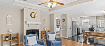 10 Mins to Tiger Stadium! South Burbank Bungalow