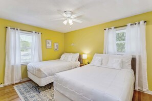 4 bedrooms, iron/ironing board, WiFi, bed sheets