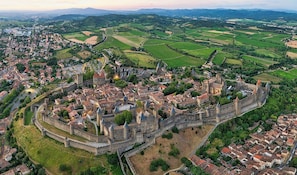 Aerial view - The Countess in the heart of the Bastide.  Carcassonne town center near train station & city center (Carcassonne)