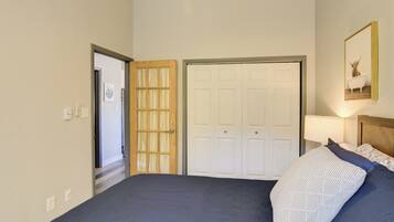 2 Schlafzimmer, Bügeleisen/Bügelbrett, Reisekinderbett, kostenloses WLAN