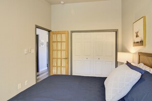 2 chambres, fer et planche à repasser, lit parapluie, Wi-Fi gratuit