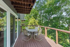 Outdoor dining - River Access and Dock - Chickamauga River Refuge (Decatur)