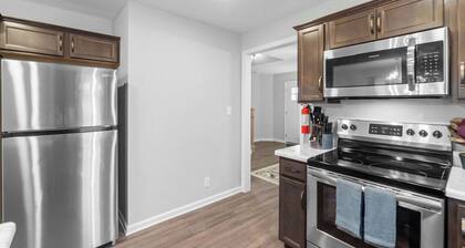 1-Mile to Downtown Clarksville! 2 Comfy Homes!