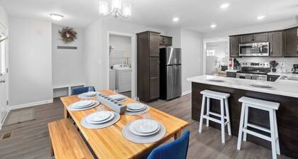 1-Mile to Downtown Clarksville! 2 Comfy Homes!