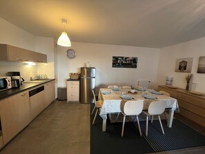 Microwave, oven, stovetop, dishwasher - Charming T3 in Arcachon with terrace and secure parking (Arcachon)