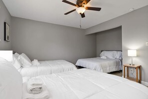 3 chambres, fer et planche à repasser, Wi-Fi, draps fournis